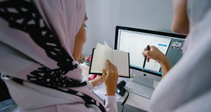 Hancurkan Stereotip! Lulusan Sastra Jadi Penguasa di Dunia Kerja